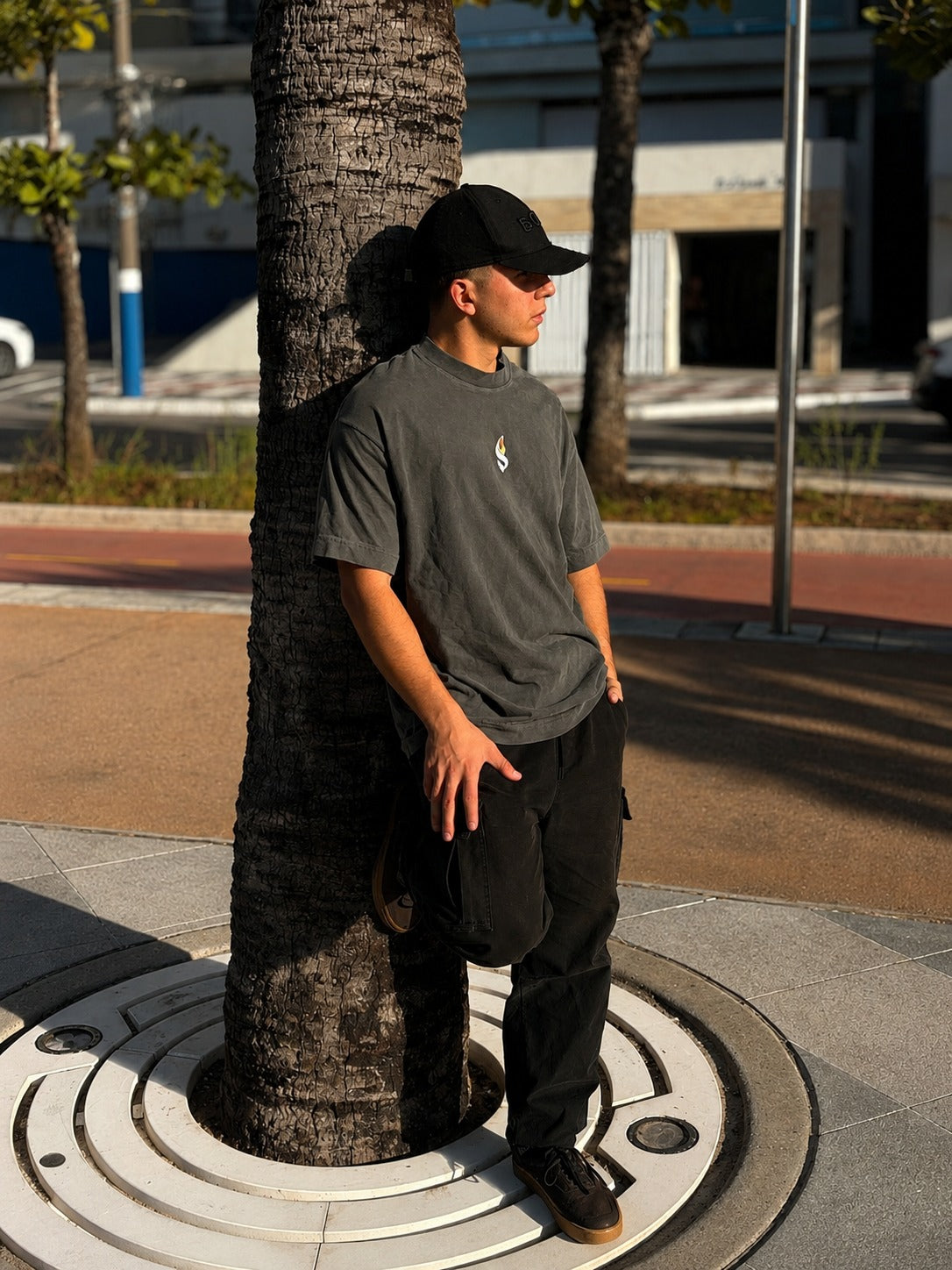 Camiseta Oversized Bulk Básica – Chumbo