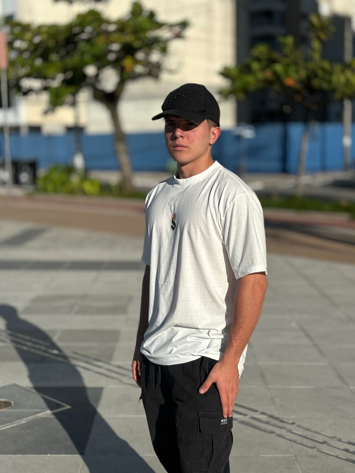 Camiseta Streetwear Block Básica – Off White